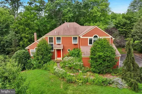 809 Irenic Ct, Norristown, PA 19403
