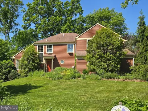 809 Irenic Ct, Norristown, PA 19403