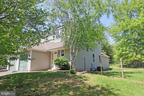 141 Azalea Cir, Royersford, PA 19468