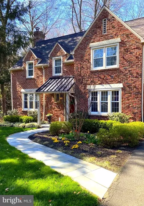 552 Custis Rd, Glenside, PA 19038