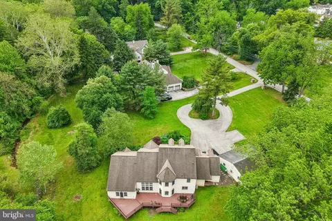 View/Area - 378 S Warner Rd, Wayne, PA 19087 photo 2 of 3