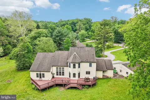 Exterior - 378 S Warner Rd, Wayne, PA 19087 photo 3 of 10