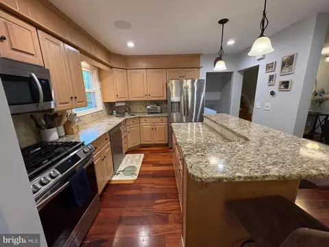 Kitchen - 761 Red Oak Ter, Wayne, PA 19087 photo 1 of 2