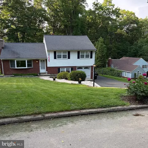 761 Red Oak Ter, Wayne, PA 19087