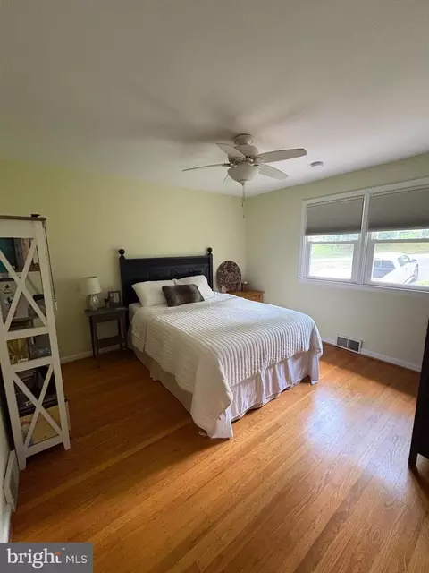 Bedroom - 761 Red Oak Ter, Wayne, PA 19087 photo 3 of 5