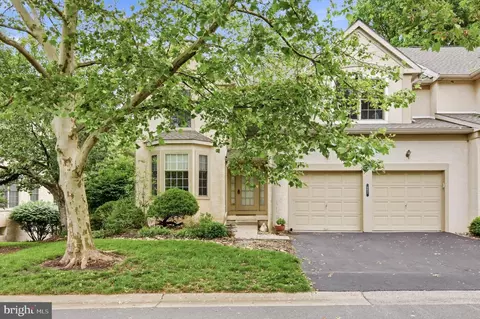 492 Red Oak Dr #492, Elkins Park, PA 19027