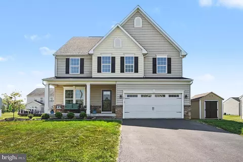 55 Huntsville Dr, Gilbertsville, PA 19525