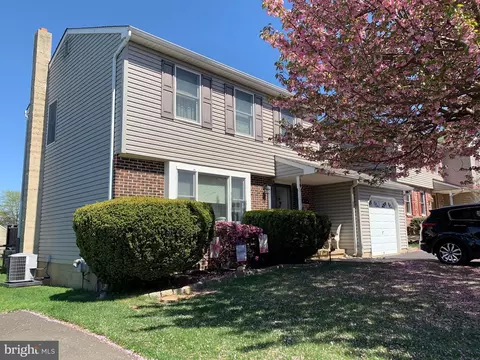 14 Oxford Cir, Horsham, PA 19044