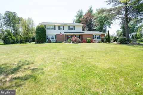 911 Thornton Rd, Horsham, PA 19044