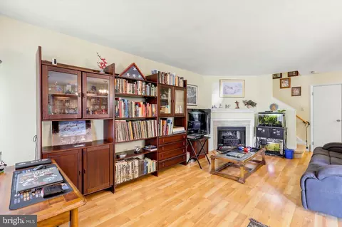 302 Colettes Ct, North Wales, PA 19454