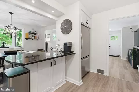 Entry Way - 582 Forest Rd, Wayne, PA 19087 photo 3 of 5