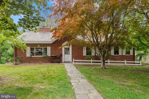 8316 Macarthur Rd, Glenside, PA 19038