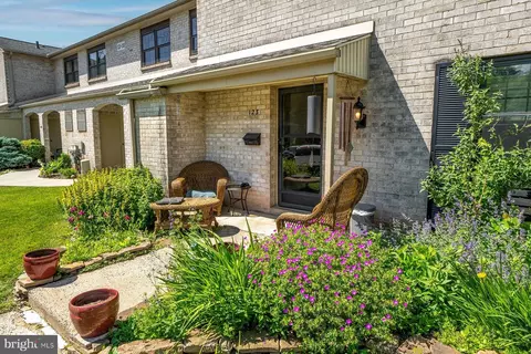 123 Providence Forge Rd, Royersford, PA 19468