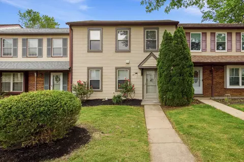 83 Hunt Dr, Horsham, PA 19044