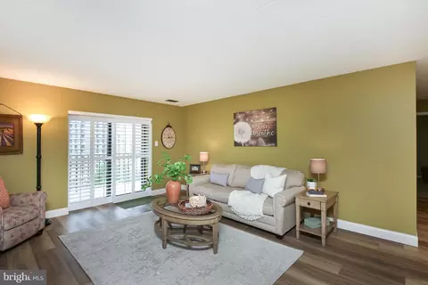 10618 Valley Forge Cir # 618, King Of Prussia, PA 19406
