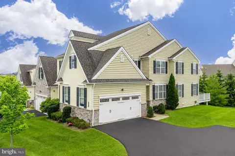 2004 Pleasant Valley Dr, Lansdale, PA 19446