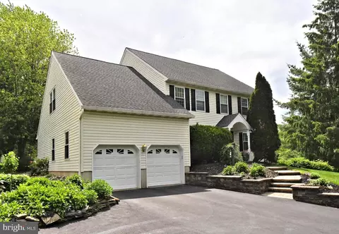 105 Pauline Cir, Lansdale, PA 19446