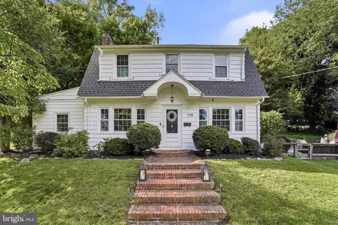 119 Heacock Ln, Wyncote, PA 19095