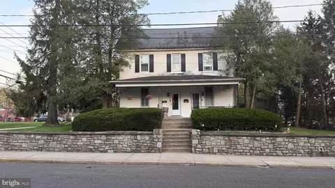 104 W Chestnut St, Souderton, PA 18964