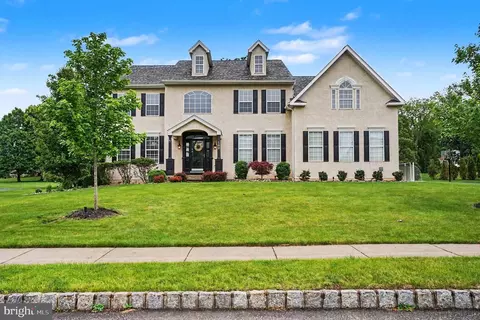102 Ithan Ln, Collegeville, PA 19426