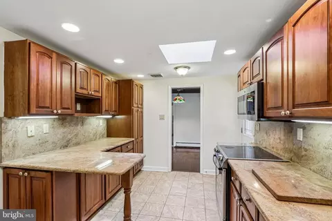 Kitchen - 919 Croton Rd, Wayne, PA 19087 photo 3 of 4
