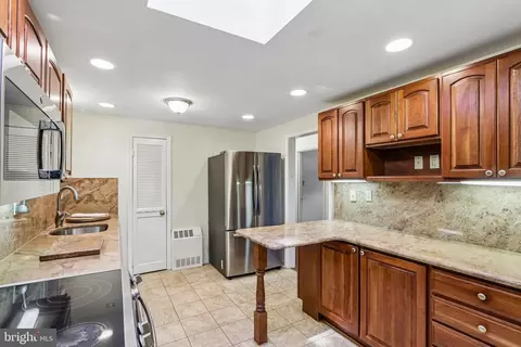 Kitchen - 919 Croton Rd, Wayne, PA 19087 photo 2 of 4