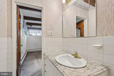 Bath - 919 Croton Rd, Wayne, PA 19087 photo 3 of 4