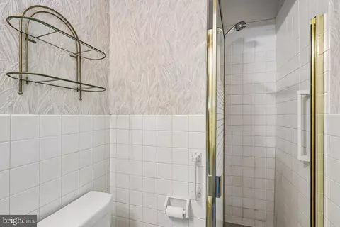 Bath - 919 Croton Rd, Wayne, PA 19087 photo 4 of 4