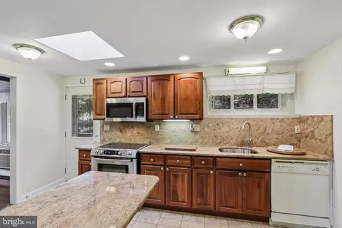 Kitchen - 919 Croton Rd, Wayne, PA 19087 photo 4 of 4