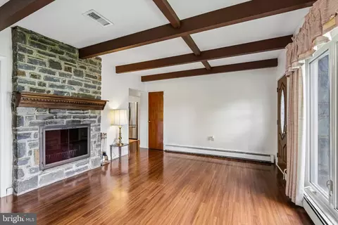 Living - 919 Croton Rd, Wayne, PA 19087 photo 1 of 3