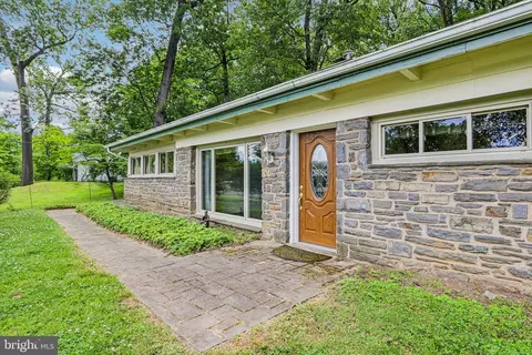 Exterior - 919 Croton Rd, Wayne, PA 19087 photo 4 of 13