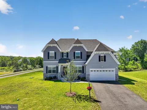 1059 Smyth Ln, Pennsburg, PA 18073