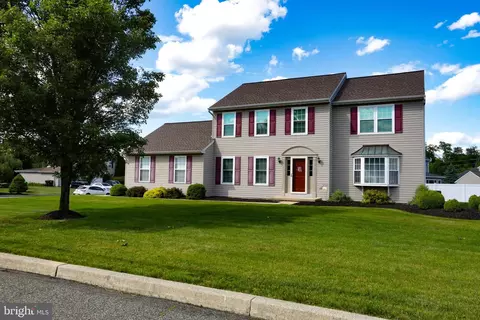 102 Noble Ln, Gilbertsville, PA 19525