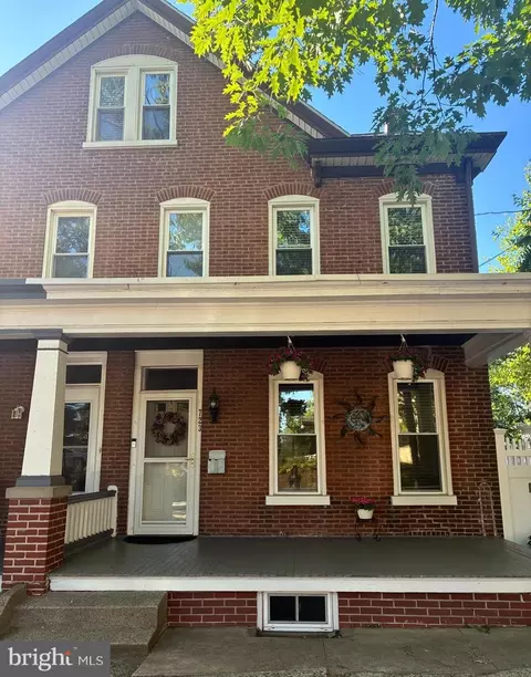 723 N Charlotte St, Pottstown, PA 19464