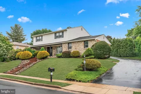 2629 Barry Ln, Huntingdon Valley, PA 19006