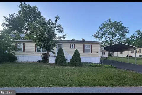 204 Green Hill Dr, Green Lane, PA 18054