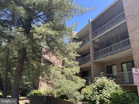 1637 Oakwood Dr #CONDO 321, Penn Valley, PA 19072
