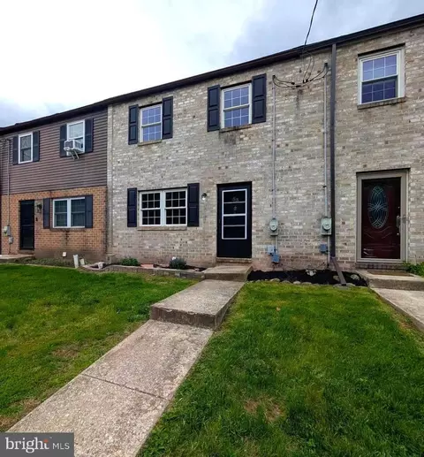 53 Game Farm Rd, Schwenksville, PA 19473