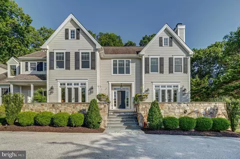 Exterior - 640 Narcisi Ln, Wayne, PA 19087 photo 3 of 20
