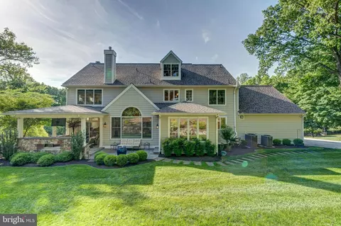 Exterior - 640 Narcisi Ln, Wayne, PA 19087 photo 13 of 20