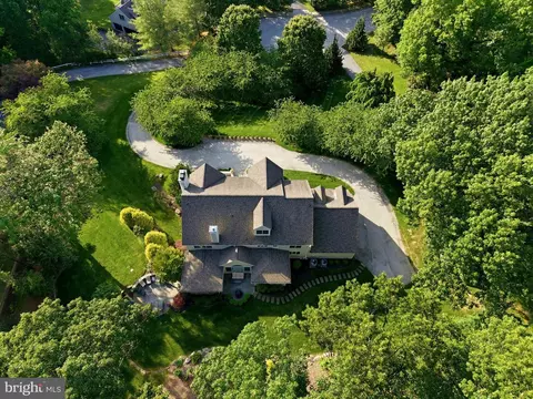 View/Area - 640 Narcisi Ln, Wayne, PA 19087 photo 2 of 3