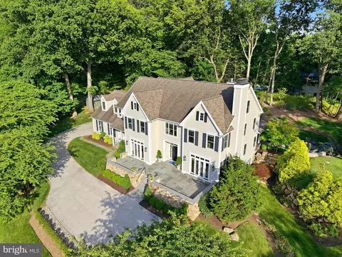 Exterior - 640 Narcisi Ln, Wayne, PA 19087 photo 4 of 20