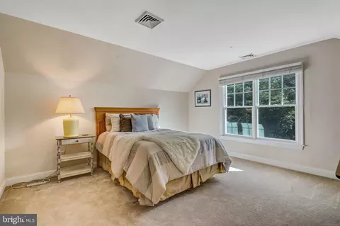 Bedroom - 640 Narcisi Ln, Wayne, PA 19087 photo 9 of 10