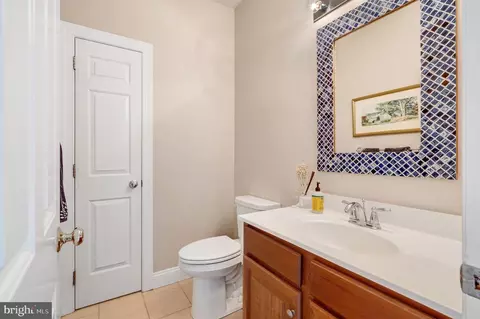 Bath - 640 Narcisi Ln, Wayne, PA 19087 photo 7 of 8