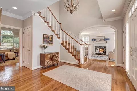 Entry Way - 640 Narcisi Ln, Wayne, PA 19087 photo 1 of 7