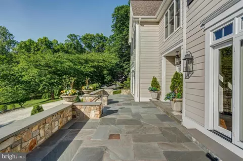 Exterior - 640 Narcisi Ln, Wayne, PA 19087 photo 6 of 20