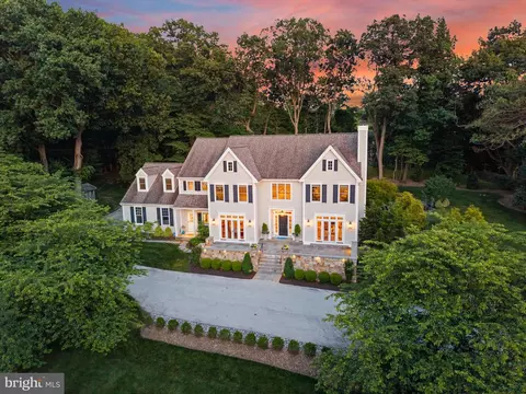 Exterior - 640 Narcisi Ln, Wayne, PA 19087 photo 5 of 20