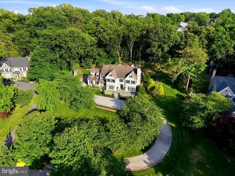 View/Area - 640 Narcisi Ln, Wayne, PA 19087 photo 1 of 3