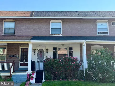 859 W 2nd St, Lansdale, PA 19446