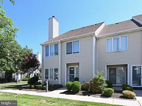 805 Karens Ct #805, North Wales, PA 19454